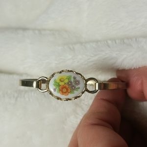 Avon Vintage Goldtone Floral Porcelain Bangle